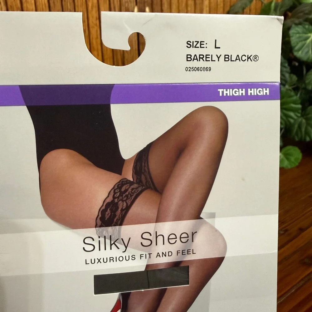 Hanes Solutions Thigh High Stockings Women L Barely Black New Silky Sheer 01629
